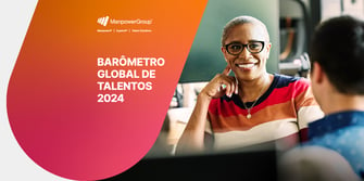 À esquerda, o título do artigo sobre fundo de tons laranja. À direita, mulher negra de meia idade sorrindo ao conversar com colega de trabalho.